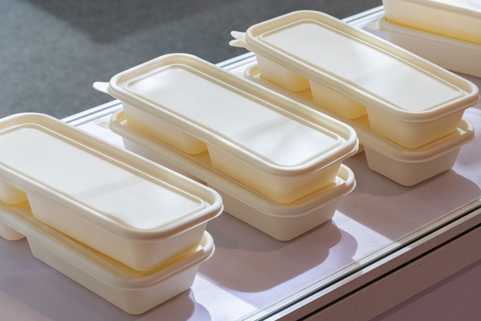 Environmentally friendly food trays, fast food packaging